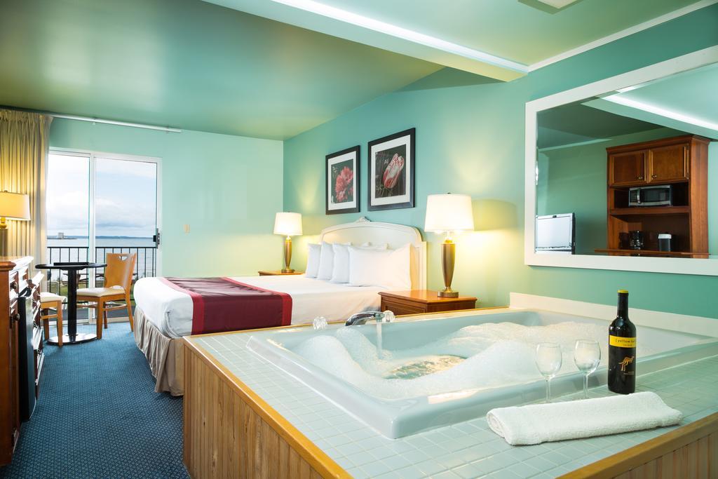 Clearwater Lakeshore Motel แมคคินอซิตี้ ภายนอก รูปภาพ